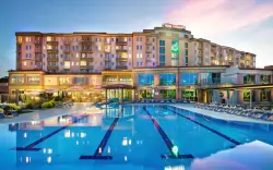 Zalakaros: Hotel Karos Spa **** s termálním wellness se 6 bazény a polopenzí či plnou penzí + dětský klub