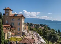 Letovisko Gardone Riviera pri Lago di Garda v 5* Hoteli Villa Del Sogno s raňajkami a vonkajším bazénom + víno