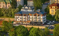 Mariánské Lázně luxusne: 4* Hotel Queens s polpenziou a neobmedzeným wellness (bazén, sauny) + procedúry