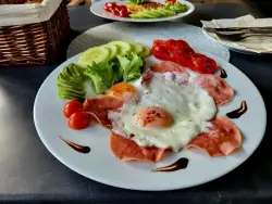 Tojás sonkával, Boutique Hotel Missen ****, Omšenie, Szlovákia