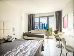 Izba, Parc Hotel ****, Peschiera del Garda (VR), Taliansko