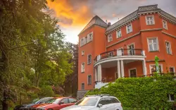 Történelmi épület, Hotel Pałac Paulinum ***, Jelenia Góra, Lengyelország