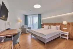 Moderná hotelová izba, Pinea Resort, Pobierowo, Poľsko