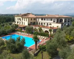 Taliansko blízko jazera Lago di Garda a historických miest: Dovolenka v San Rocco Relais s raňajkami a bazénom