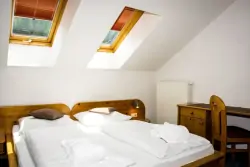 Tetőtéri szoba, Hotel Nockalm ****, Innerkrems, Ausztria
