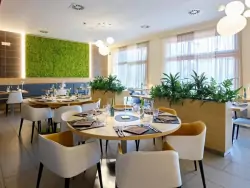 Étterem asztalokkal, Garda Sporting Club Hotel ****, Riva del Garda (TN), Olaszország