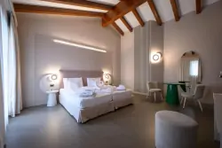 Elegáns szállodai szoba, Villa Nicolli Romantic Resort ****, Riva del Garda (TN), Olaszország