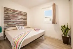 Moderní hotelový pokoj, Onda Blu Resort ****, Manerba del Garda, Itálie