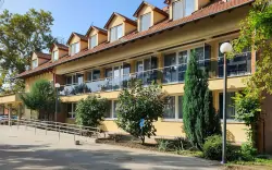 Fasáda budovy, Touring hotel ** Berekfürdő, Berekfürdő, Maďarsko