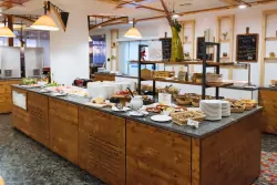 Snídaňový bufet, Hotel Rogla ***superior, Zreče, Slovinsko