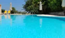 Úszómedence, Hotel Miralago ***, Tremosine sul Garda, Olaszország