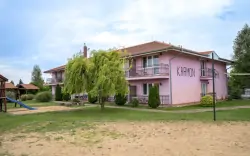 Karmon Park, Veľký Meder