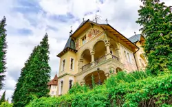 Vládní vila Luhačovice stojí přímo u lázeňského parku