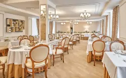 Restaurace The Royal Leaf se sezónním á la carte menu