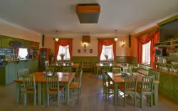Reštaurácia, Hotel Kácov ***, Posázaví