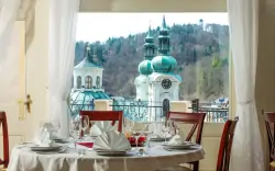 Pochutnáte si v restauraci s výhledem