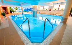 Polsko u hranic v Hotelu Piotr *** s neomezeným wellness a slevami na masáž i bowling + snídaně/polopenze