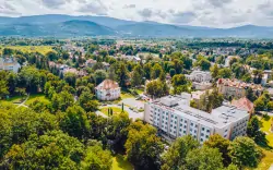 Poľsko v Hoteli Cieplice Medi & SPA *** s raňajkami/polpenziou a wellness centrom s bazénom so slanou vodou