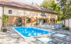 Pobyt 300 m od zámku Lednice v Penzionu Harmony se snídaní, venkovním bazénem a privátním wellness + drink