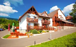 Rokytnice nad Jizerou: Hotel Helena *** s polopenzí, obědovým balíčkem, pohárem a vyžitím pro děti i sportovce