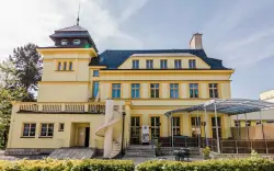 Jíloviště u Prahy: Palace Inn Hotel & Grill Restaurant **** se snídaní + privátní vstup do wellness a Prosecco