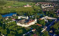 Kouzelný pobyt na zámku Žďár nad Sázavou jen pár kroků od Zelené hory (UNESCO) v moderních pokojích + snídaně