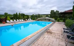Medence, Apartmány Pulse, Bellegszencse, Szlovákia