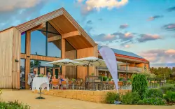 Alpok: Ausztriai pihenés a JUFA Hotel Neutal ***-ban félpanziós ellátással, wellnesszel és gyerekprogramokkal