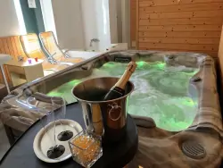 Wellness, Rekreační areál Na Trojáku, Hošťálková