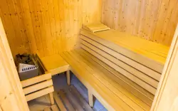 Használja ki a kis wellness részleget szaunával és pezsgőfürdővel