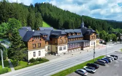 Beskydy: 3* Hotel Bauer s polpenziou, neobmedzeným wellness (bazén, vírivka, 3 sauny) a zľavovou kartou