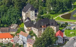 Cheb: Královský pobyt v Penzionu Vildštejn s polopenzí a prohlídkou hradu a muzeí + sleva do restaurace