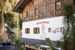 Pihenés Dél-Tirolban: Ultental-völgy Skihotel Weiberhimml *** -ben félpanzióval, wellnessel és kedvezményekkel