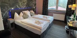 Pokoje, De Lange Man Hotel Monschau ****, Německo