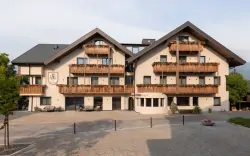  Stylová dovolená v Jižním Tyrolsku nedaleko Brixenu: Am Brunnen Apartments se snídaní, bazénem a saunou