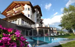 Val di Fiemme a Dolomity v 4* Hoteli Lagorai Panoramic Resort: polpenzia, bazény, sauny a zábava pre deti 