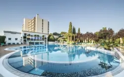 Benátsko: Dovolená v italských lázních ve 4* Hotelu Des Bains Terme s polopenzí a termálními bazény + inhalace
