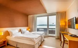 Pokoje, Seehotel Leoni ****, Berg, Německo