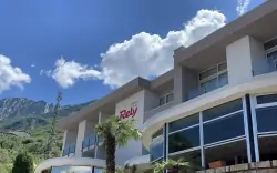 A szálloda épülete, Hotel Rely ***, Brenzone sul Garda, Olaszország