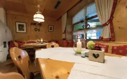 Rusztikus étkező, Hotel Kolmhof ****, Bad Kleinkirchheim, Ausztria