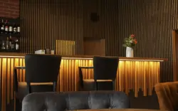 Moderný barový pult, Maiers Hotel, Bayerisch Eisenstein, Nemecko