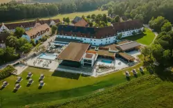  Hornofalcký les: Rieden v Hotel & Spa Gut Matheshof **** se snídaní a wellness centrem s bazény a saunami