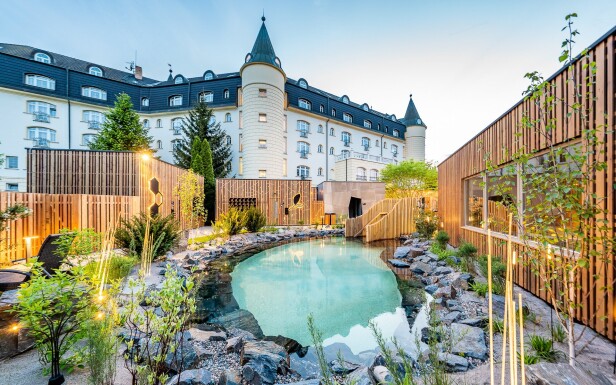 Ochlazovací jezírko, Hotel Sen ****, Senohraby