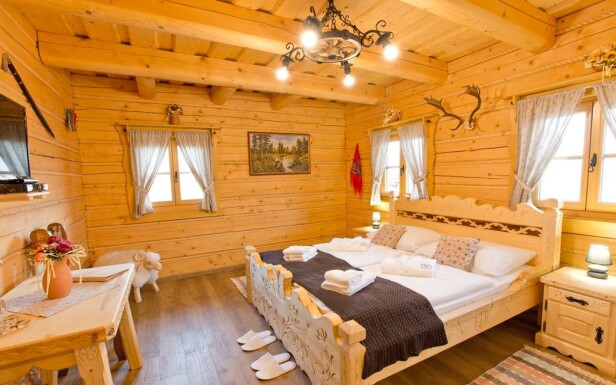 Pokoje jsou stylové a voní dřevem