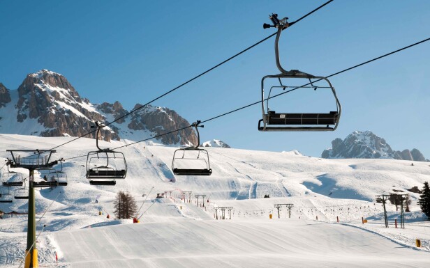 Užite si parádnu zimu plnú lyžovania v Talianskych Alpách