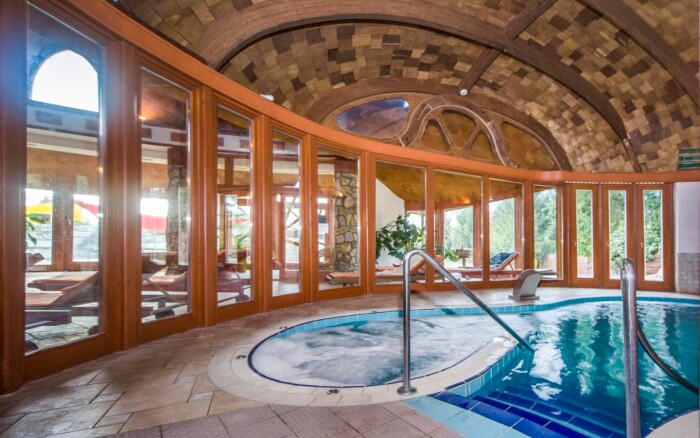 Bükfürdő: Fényűző pihenés a Hotel Piroska ****-ban korlátlan wellnessel, félpanzióval és 5 év alatt ingyen