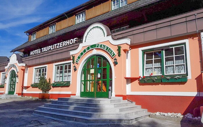 Osztrák-Alpok: Pihenés a Hotel Tauplitzerhof ***-ban reggelivel/félpanzióval, szaunával és kedvezménykártyával