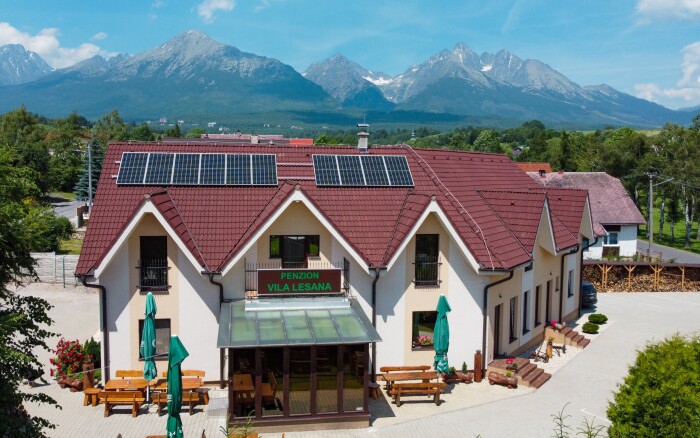 Národní park Vysoké Tatry: Nová Lesná ve Vile Lesana se snídaněmi + láhev vína a 20% sleva do AquaCity Poprad