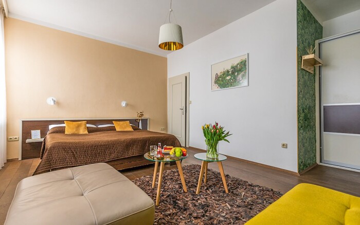 Český Krumlov přímo v historickém centru: Romantika v Hotelu Peregrin *** se snídaněmi a láhví Prosecca