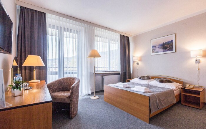 Kényelmesen berendezett szobák, Hotel Helios **, Zakopane
